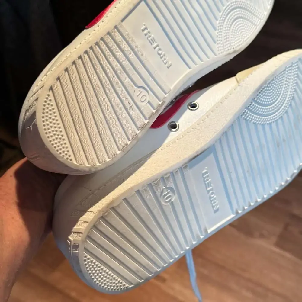 Tretorn Men’s 10 White Red Low Top Sneakers Ortholite Comfort Shoes NWT
